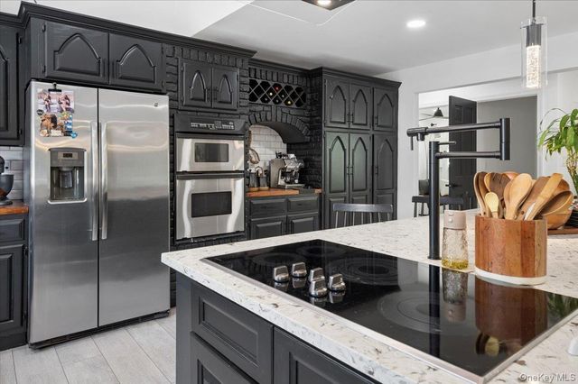 2 Debra Lee Court, West Nyack, NY 10994
