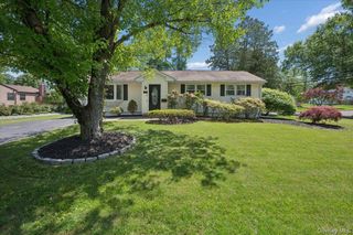 2 Debra Lee Court, West Nyack, NY 10994