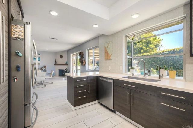 1665 Sandalwood Lane, Carlsbad, CA 92008