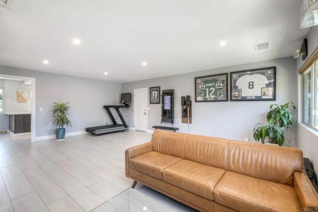 1665 Sandalwood Lane, Carlsbad, CA 92008