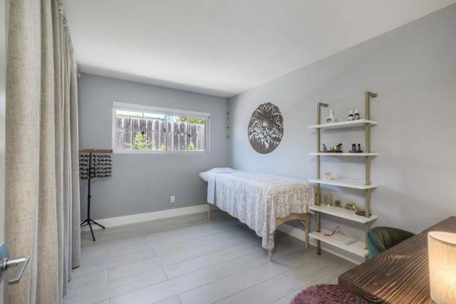 1665 Sandalwood Lane, Carlsbad, CA 92008