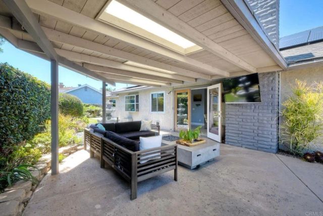 1665 Sandalwood Lane, Carlsbad, CA 92008