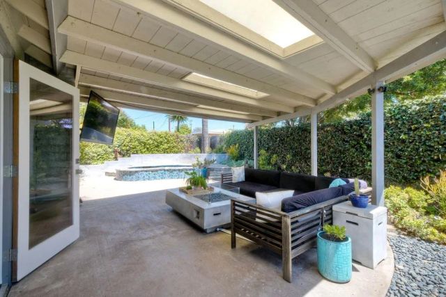 1665 Sandalwood Lane, Carlsbad, CA 92008