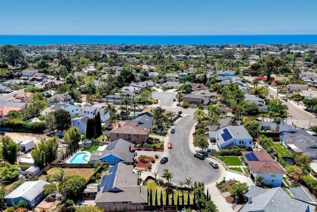 1665 Sandalwood Lane, Carlsbad, CA 92008