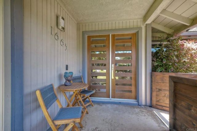 1665 Sandalwood Lane, Carlsbad, CA 92008