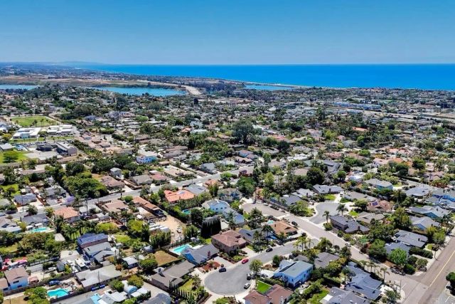 1665 Sandalwood Lane, Carlsbad, CA 92008