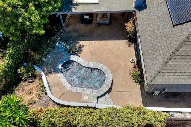 1665 Sandalwood Lane, Carlsbad, CA 92008