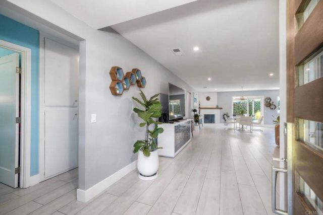 1665 Sandalwood Lane, Carlsbad, CA 92008