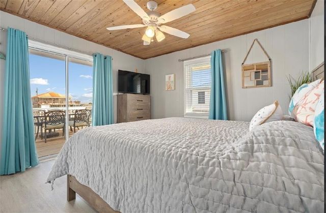 2206 Bienville Boulevard, Dauphin Island, AL 36528