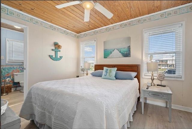 2206 Bienville Boulevard, Dauphin Island, AL 36528