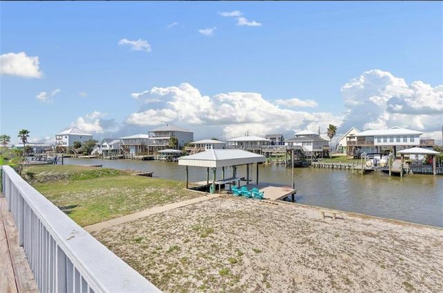 2206 Bienville Boulevard, Dauphin Island, AL 36528