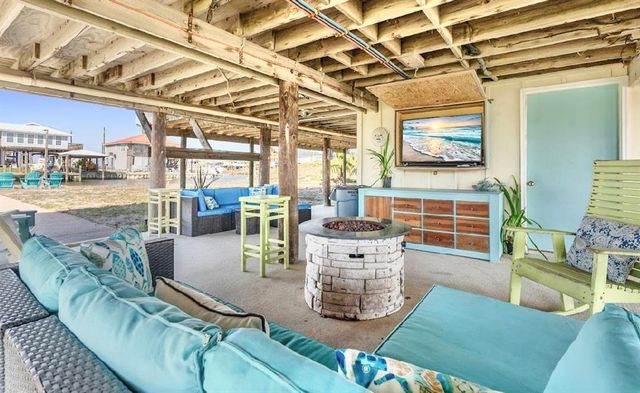 2206 Bienville Boulevard, Dauphin Island, AL 36528