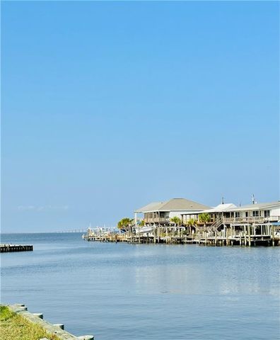 2206 Bienville Boulevard, Dauphin Island, AL 36528