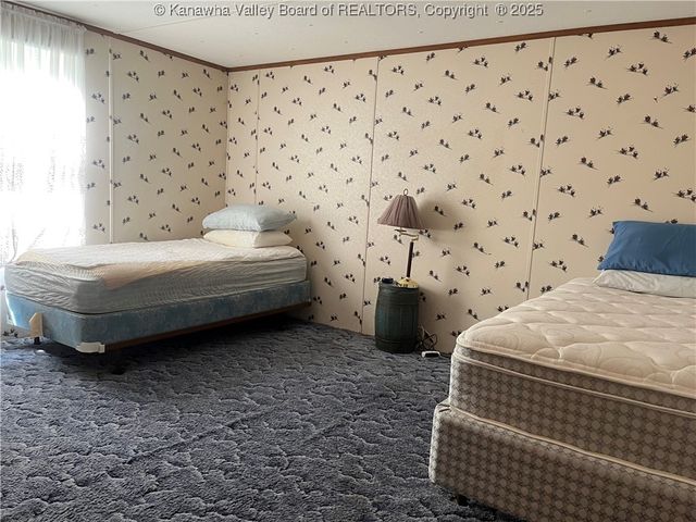 2861 White Pine Road, Kenna, WV 25248