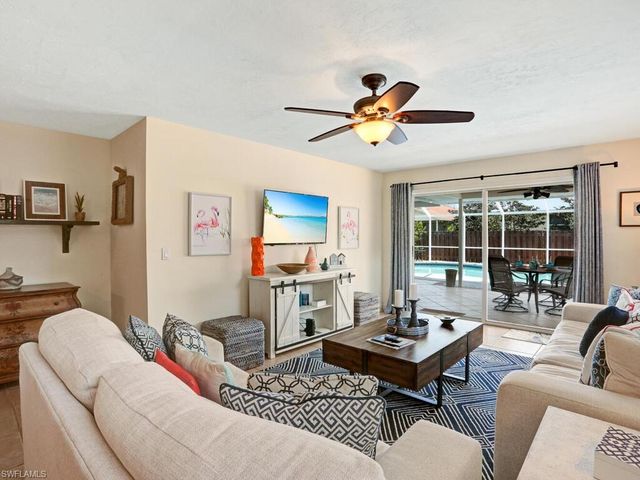 625 97th AVE N, Naples, FL 34108