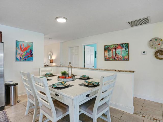 625 97th AVE N, Naples, FL 34108