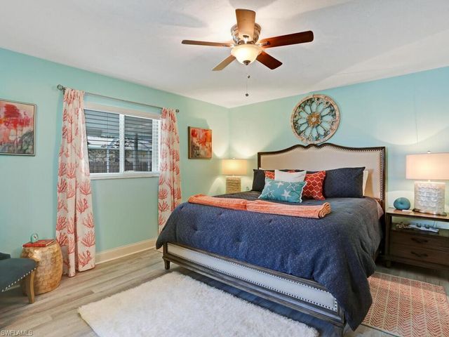 625 97th AVE N, Naples, FL 34108