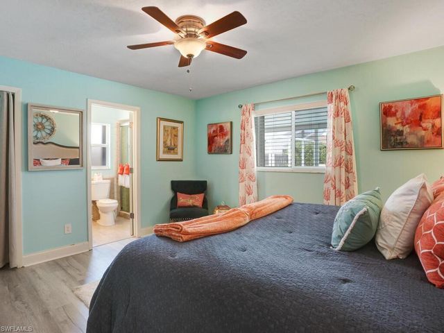 625 97th AVE N, Naples, FL 34108