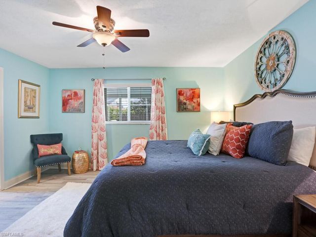 625 97th AVE N, Naples, FL 34108