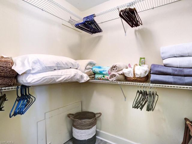 625 97th AVE N, Naples, FL 34108