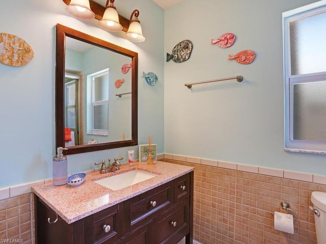 625 97th AVE N, Naples, FL 34108