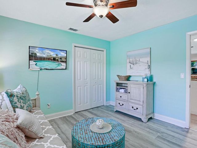 625 97th AVE N, Naples, FL 34108