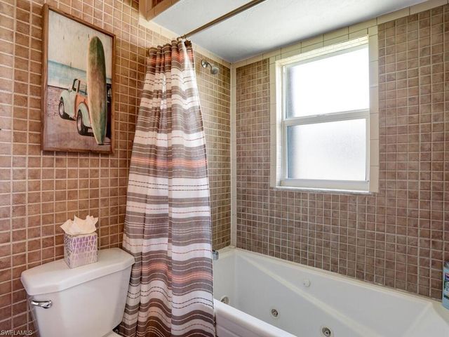 625 97th AVE N, Naples, FL 34108