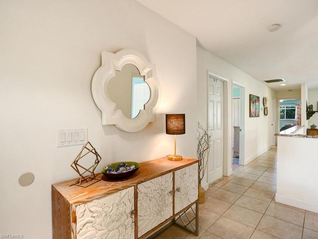 625 97th AVE N, Naples, FL 34108