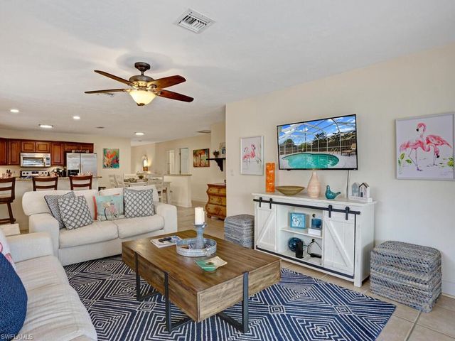 625 97th AVE N, Naples, FL 34108