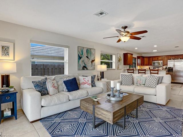 625 97th AVE N, Naples, FL 34108