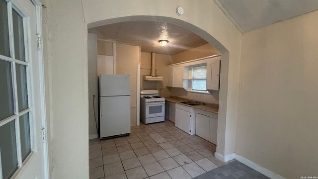 507 Cantrell B, San Antonio, TX 78221