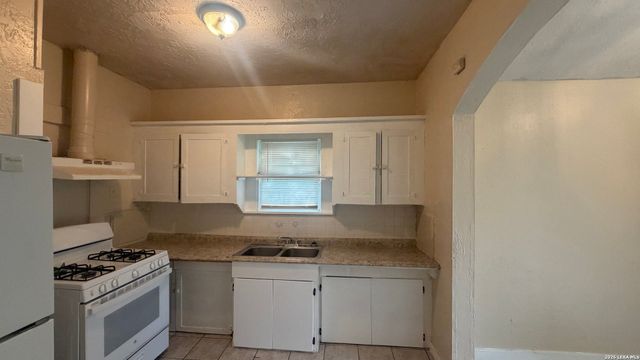 507 Cantrell B, San Antonio, TX 78221
