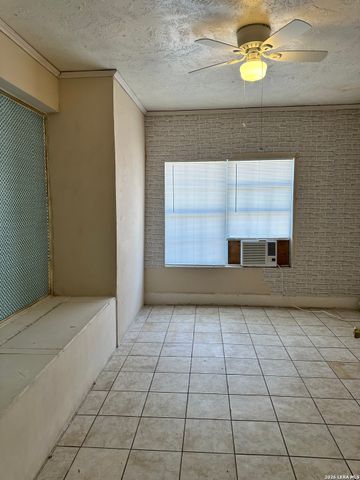 507 Cantrell B, San Antonio, TX 78221