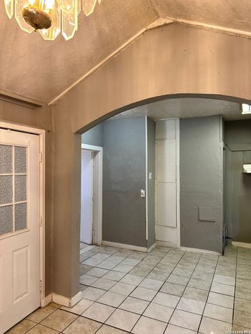507 Cantrell B, San Antonio, TX 78221