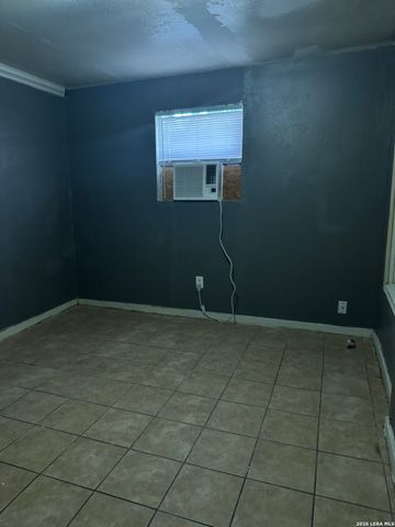 507 Cantrell B, San Antonio, TX 78221