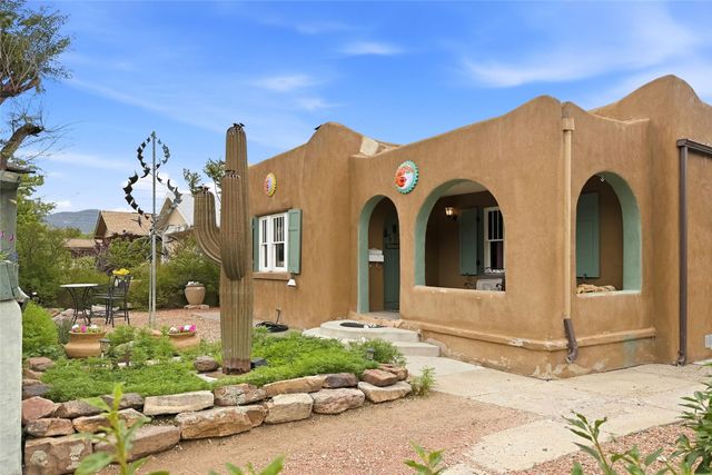 216 E Santa Fe Avenue, Santa Fe, NM 87501