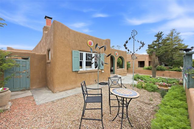 216 E Santa Fe Avenue, Santa Fe, NM 87501