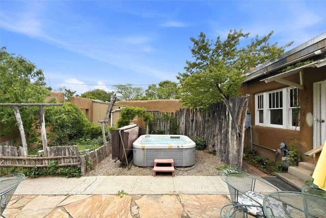 216 E Santa Fe Avenue, Santa Fe, NM 87501