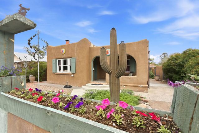 216 E Santa Fe Avenue, Santa Fe, NM 87501
