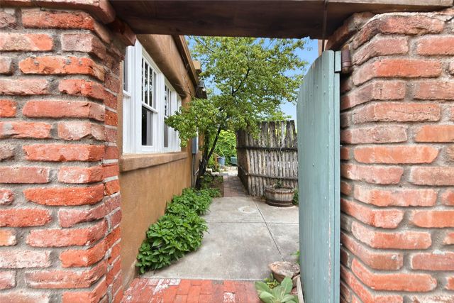 216 E Santa Fe Avenue, Santa Fe, NM 87501