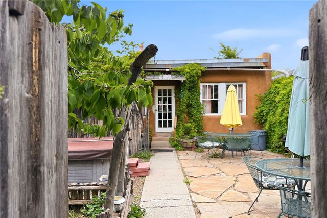 216 E Santa Fe Avenue, Santa Fe, NM 87501