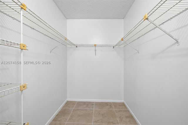 6040 Shakerwood Cir 201, Tamarac, FL 33319