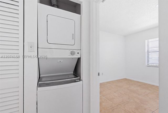 6040 Shakerwood Cir 201, Tamarac, FL 33319