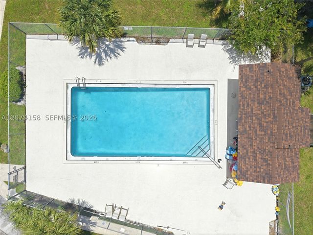 6040 Shakerwood Cir 201, Tamarac, FL 33319