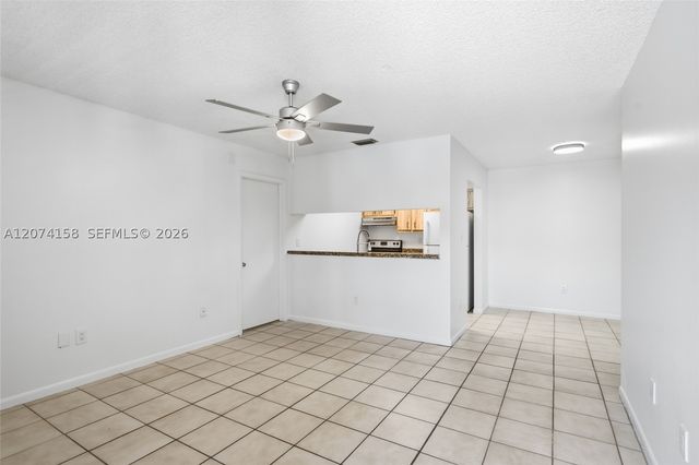 6040 Shakerwood Cir 201, Tamarac, FL 33319
