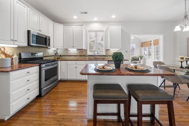 8 BAYBERRY CLOSE, Newark, DE 19711