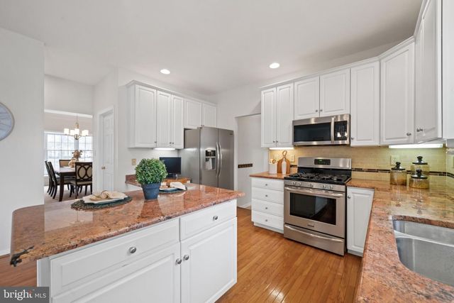 8 BAYBERRY CLOSE, Newark, DE 19711