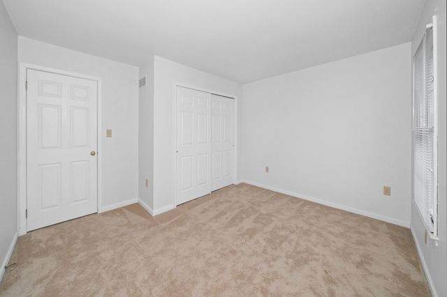 8 BAYBERRY CLOSE, Newark, DE 19711