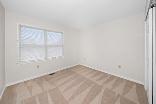 8 BAYBERRY CLOSE, Newark, DE 19711