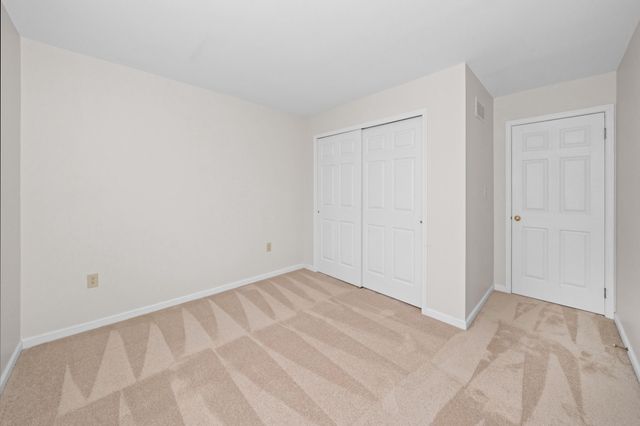 8 BAYBERRY CLOSE, Newark, DE 19711